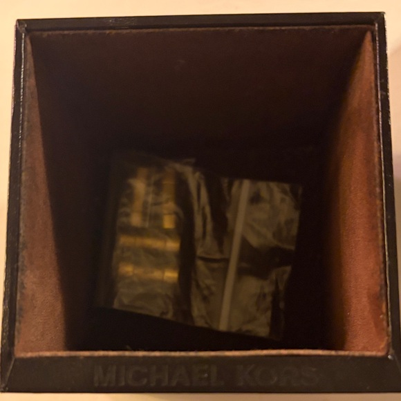 Michael Kors Gold Watch - Picture 3 of 9